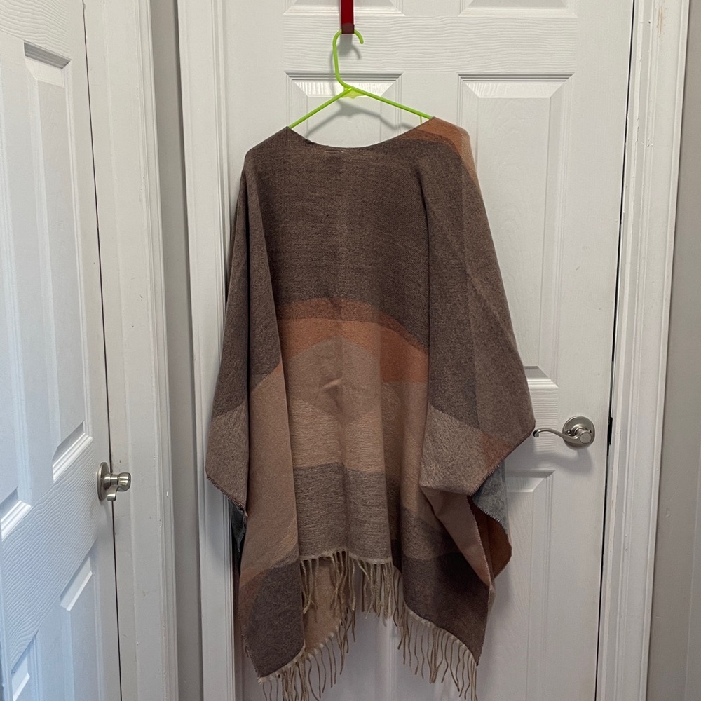 a.n.a Women's Color Block Poncho - Brown and Gray - Picture 3 of 5